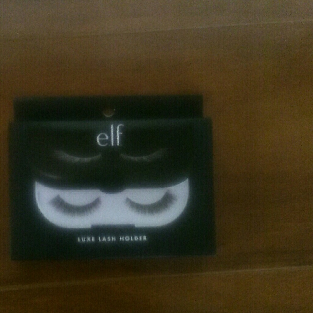 E.L.F. Luxe Lash Holder